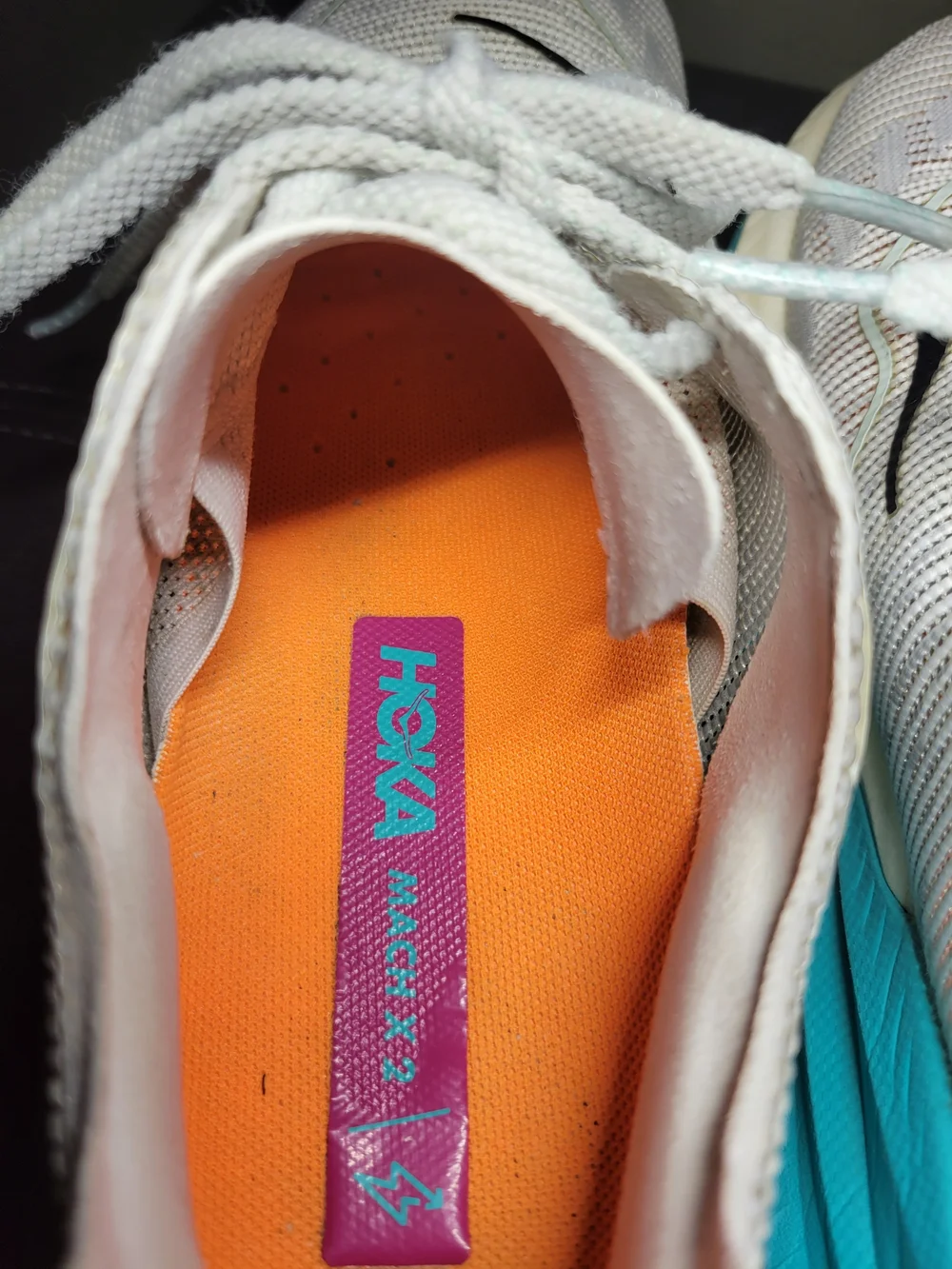 Mach X 2 in Frost/Electric Aqua Womens 7.5B